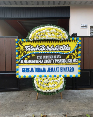 Papan Bunga Duka di Kepulauan Marore